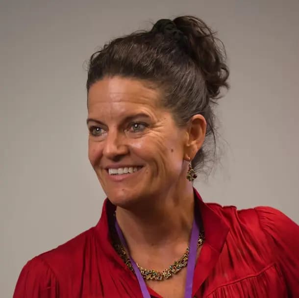 Dr. Mindy Pelz